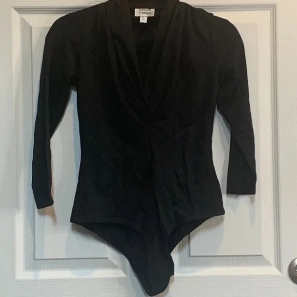 EUC Unique Vintage Black Gathered Neckline Friday Night Bodysuit Sz M - Picture 4 of 10
